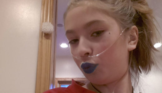 Cordelia Skuldt & the Blue Lip Kiss Challenge